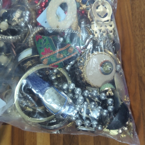 Assorted Bulk Jewelry Collection with Watches crafting imperfect 3.8lbs - Picture 6 of 12